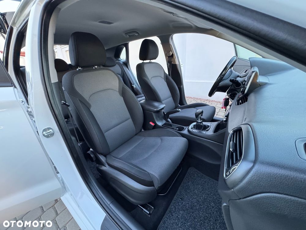 Hyundai i30 - 23