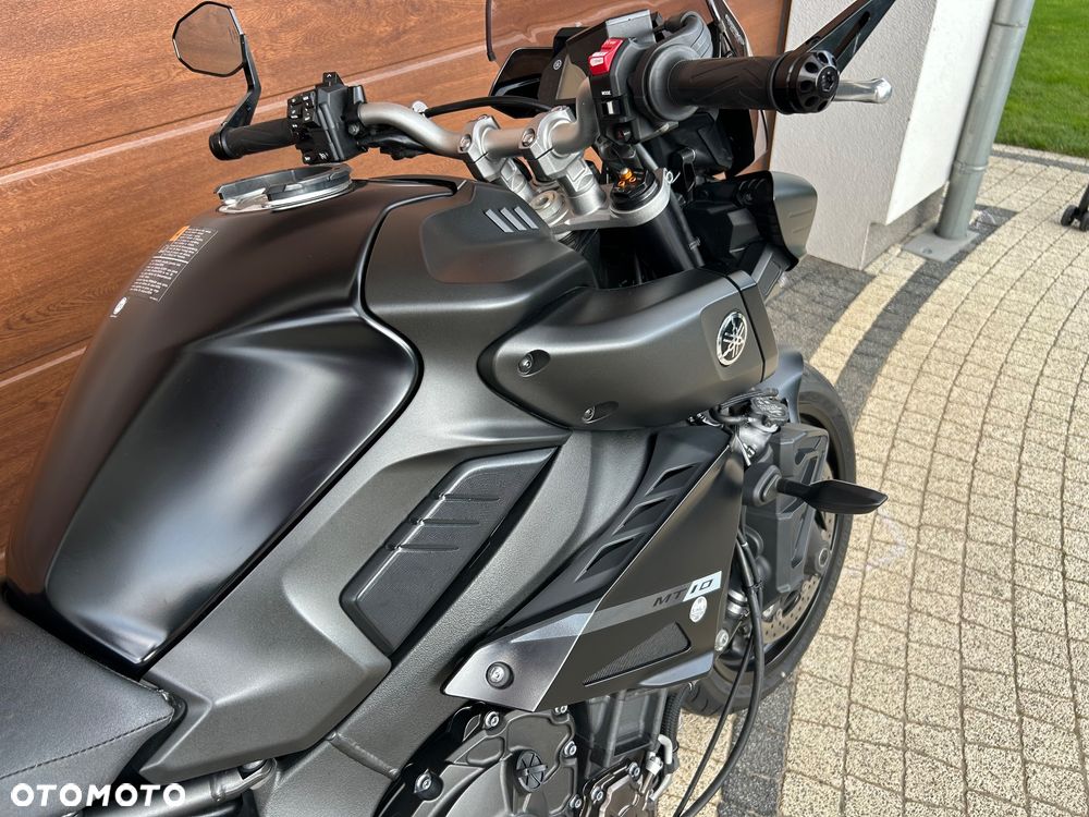 Yamaha MT - 17