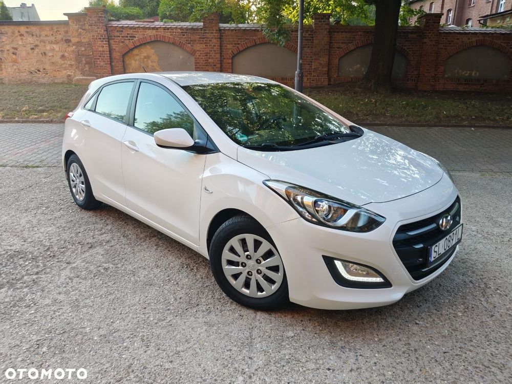 Hyundai i30 blue 1.4 Style - 16