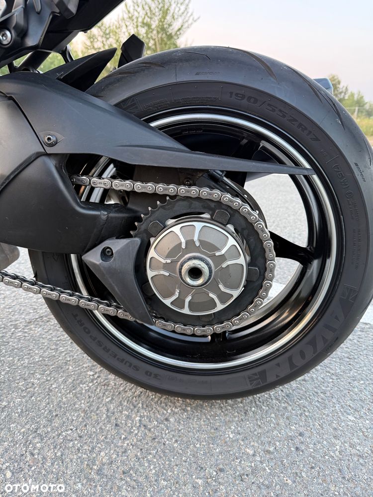 Kawasaki Ninja H2 SX - 16