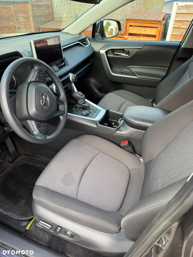 Toyota RAV4 - 10