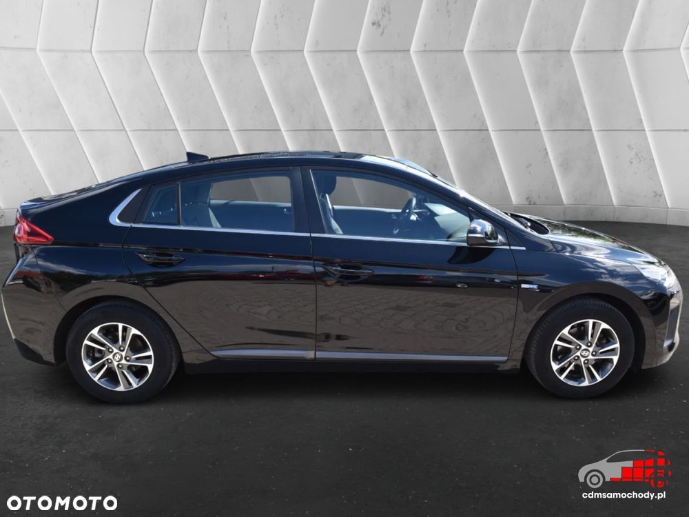 Hyundai IONIQ - 8