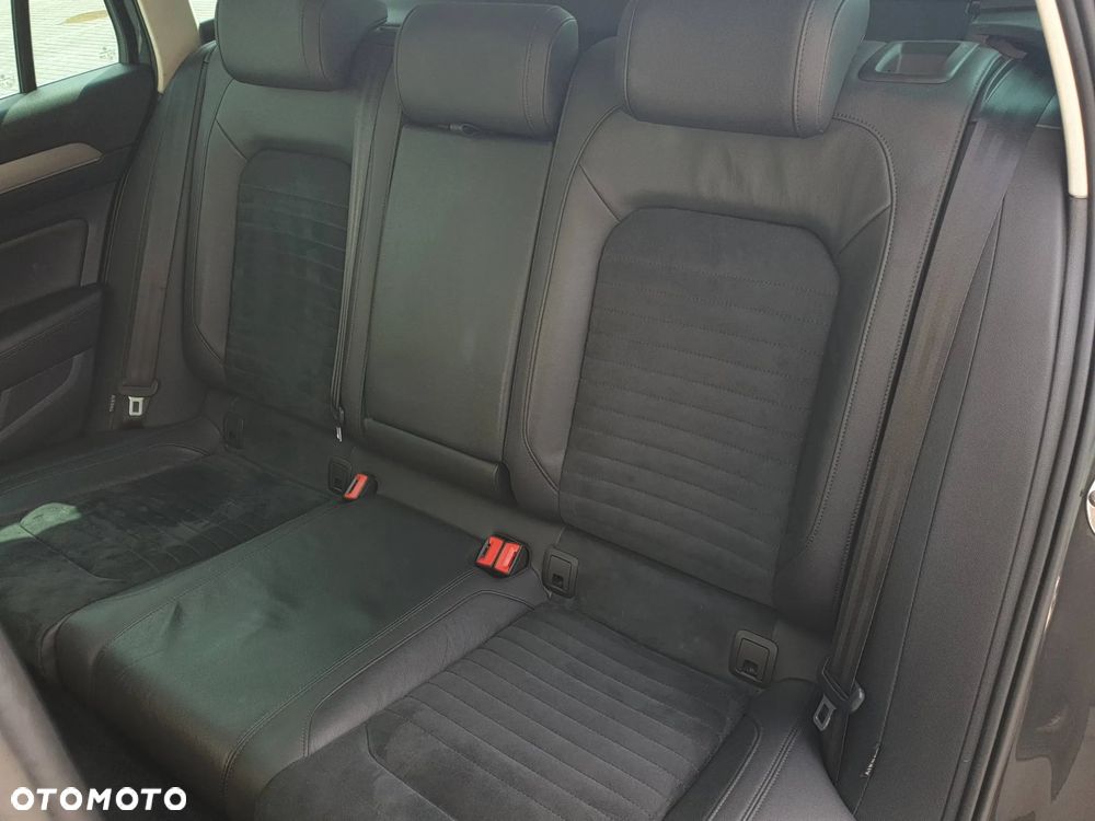 Volkswagen Passat Variant 2.0 TDI BMT Highline DSG - 12