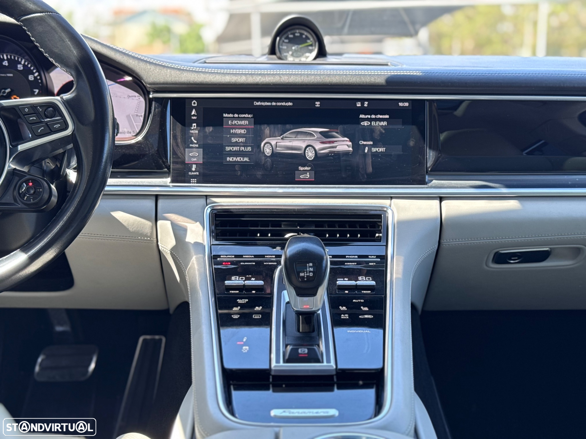 Porsche Panamera Sport Turismo 4 E-Hybrid - 13