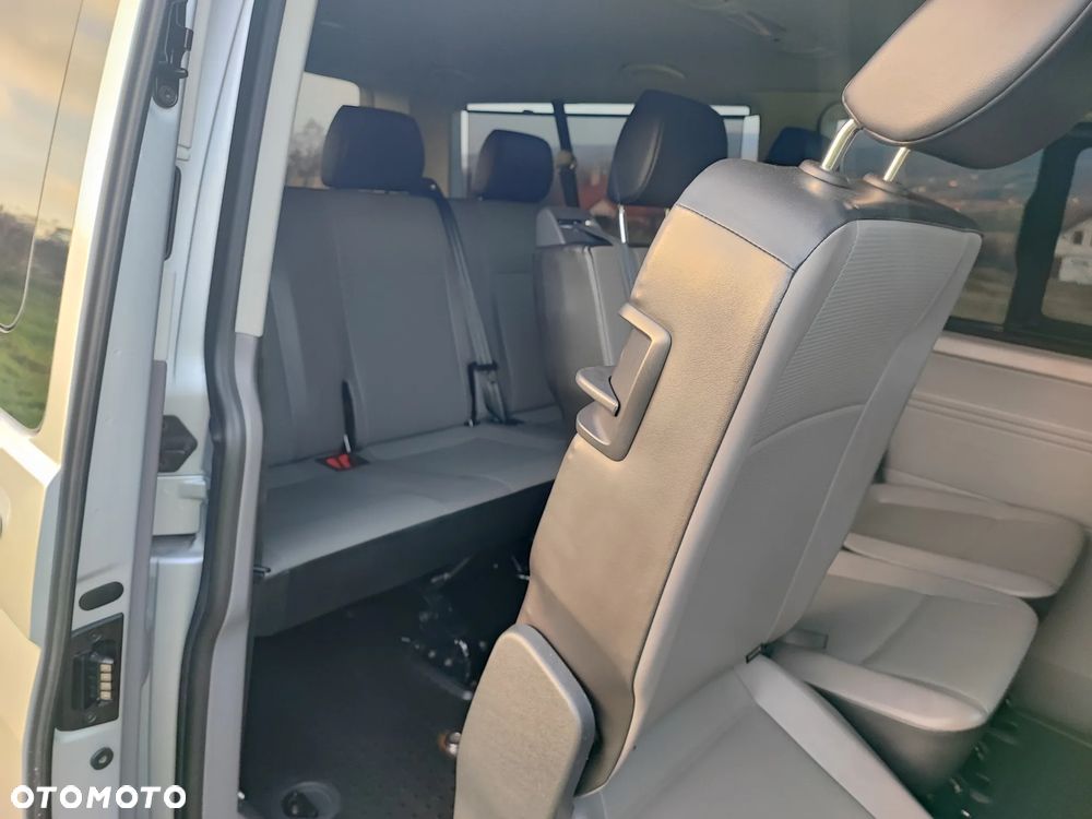 Volkswagen Caravelle 2.0 TDI L2 Highline 4Motion DSG - 33