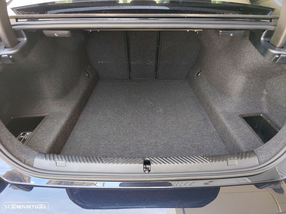 BMW 520 d Pack Desportivo M Pro — fotografia 39