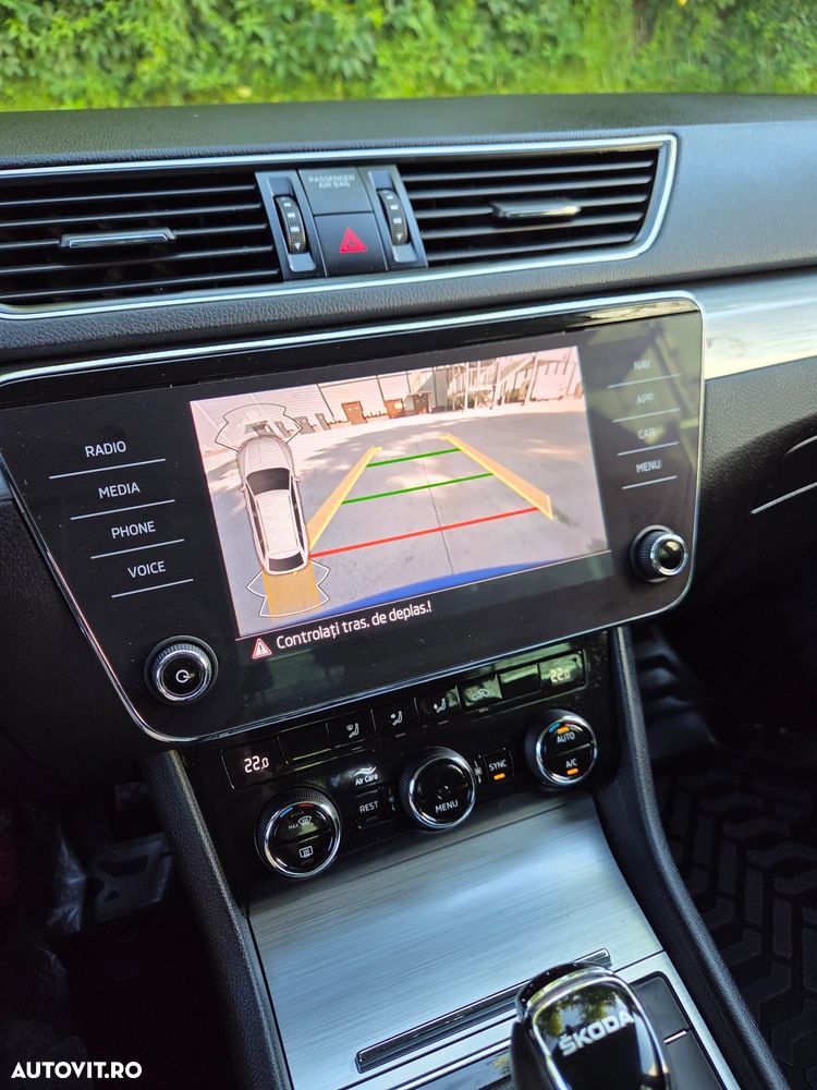 Skoda Superb 2.0 TDI DSG Selection - 25