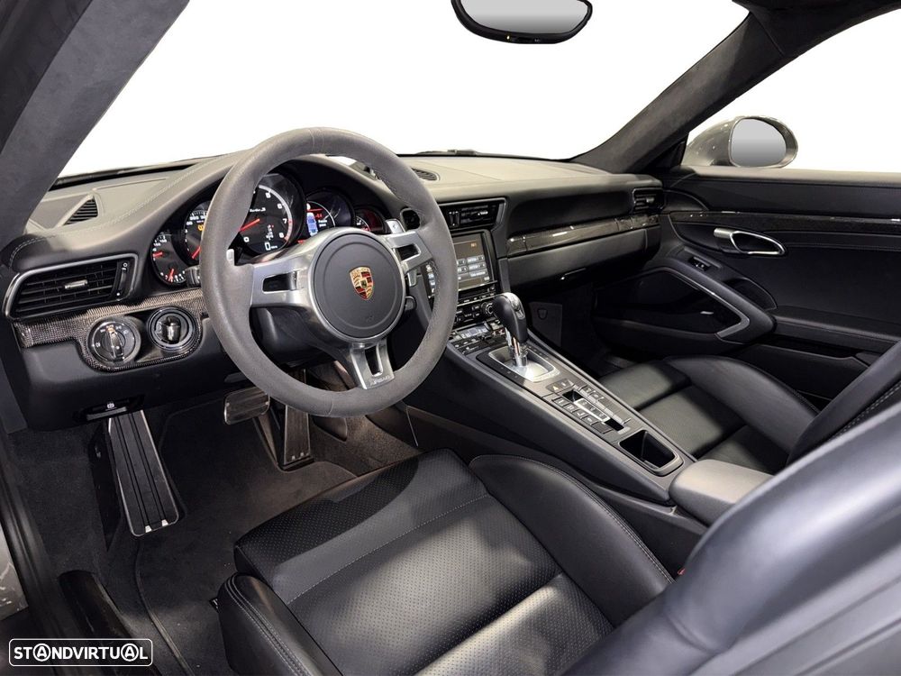 Porsche 911 (991) Turbo S PDK - 10