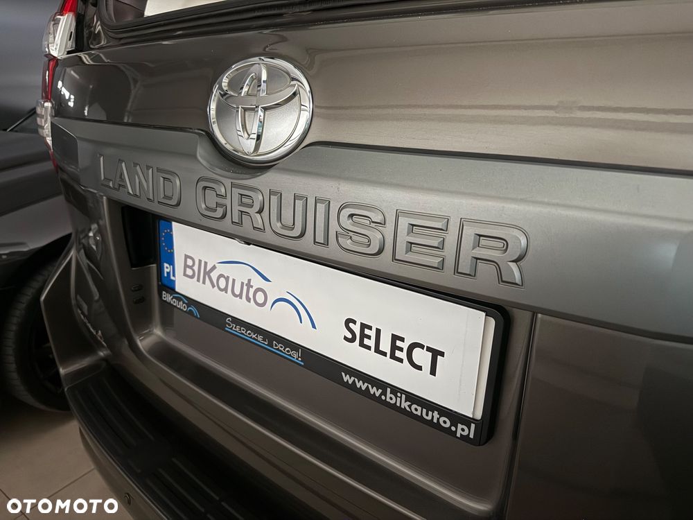 Toyota Land Cruiser - 39