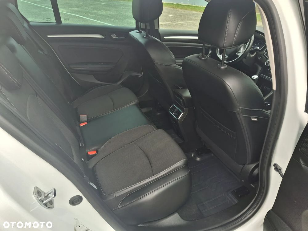 Renault Megane 1.5 Blue dCi Zen - 7