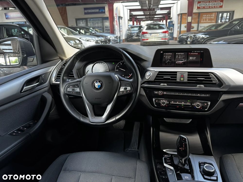 BMW X3 xDrive20i Advantage - 16