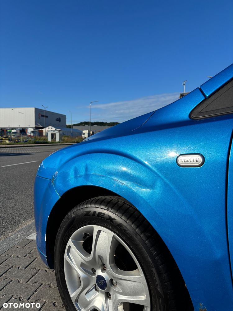 Ford Focus 2.0 16V Titanium - 12