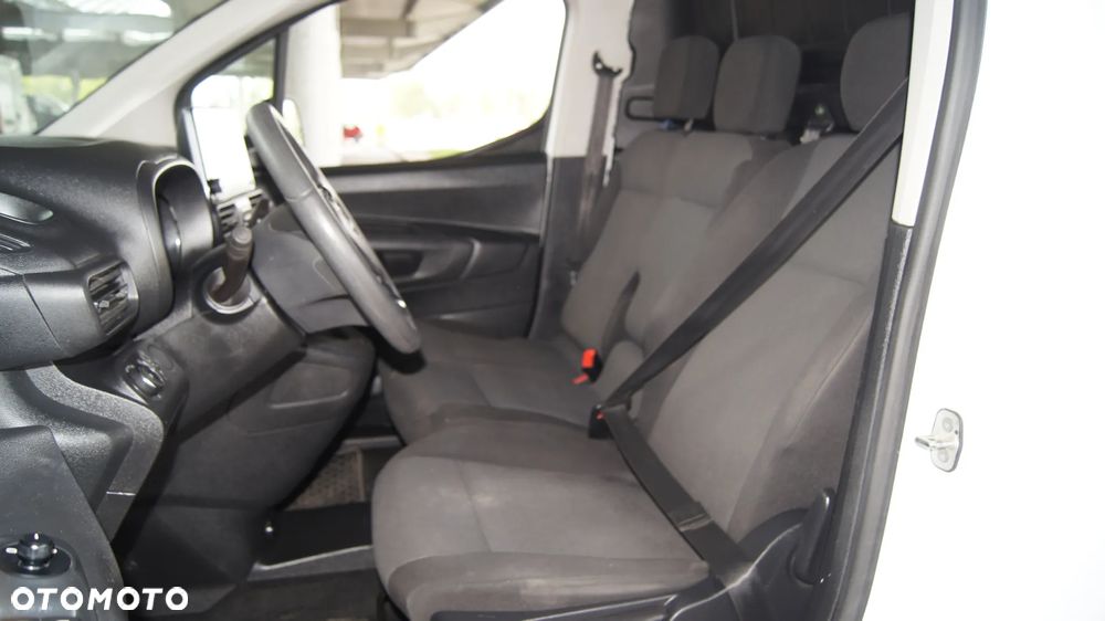Opel COMBO - 39