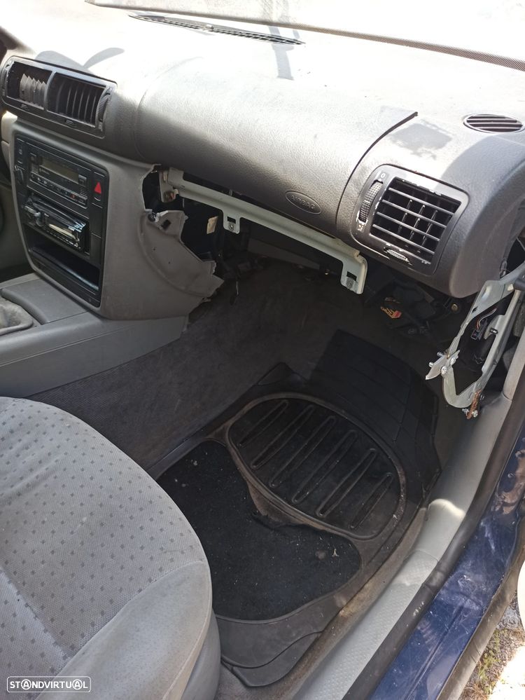 VW Passat Variant 2.5 TDi Highline - 12