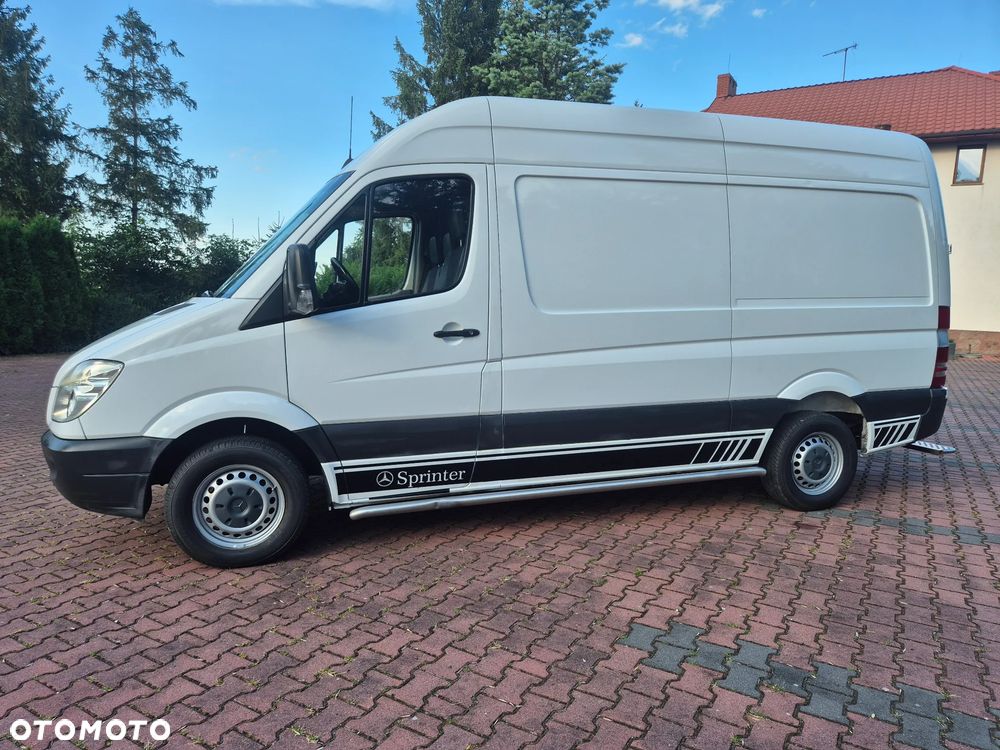 Mercedes-Benz Sprinter - 12