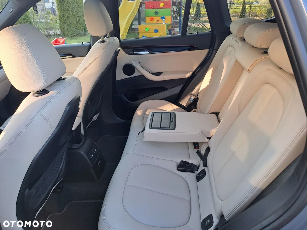 BMW X1 xDrive25i xLine - 13