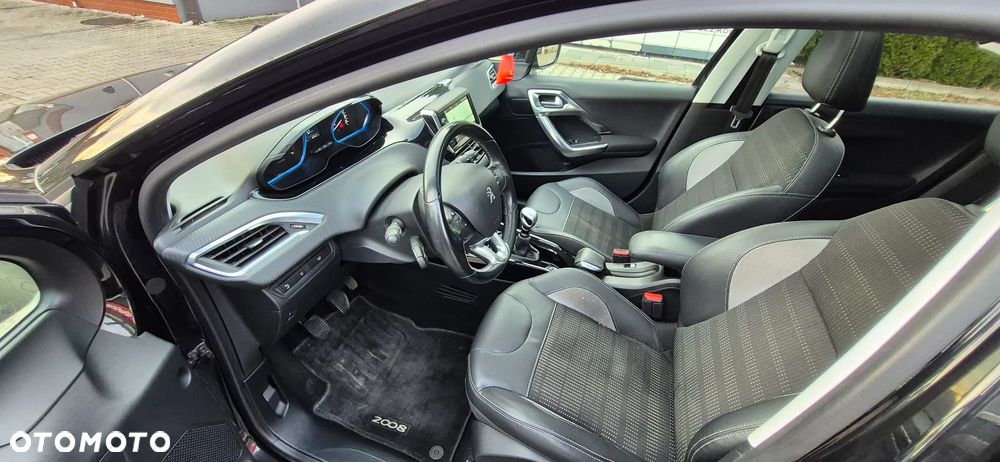 Peugeot 2008 - 9