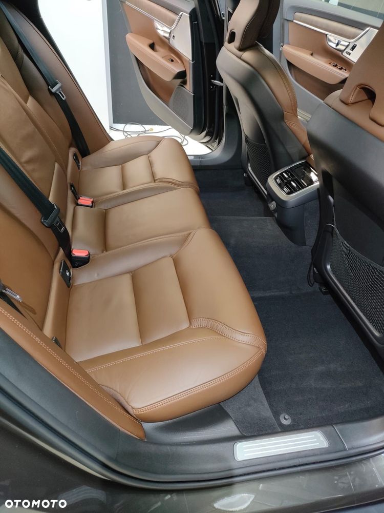 Volvo V90 Cross Country - 12