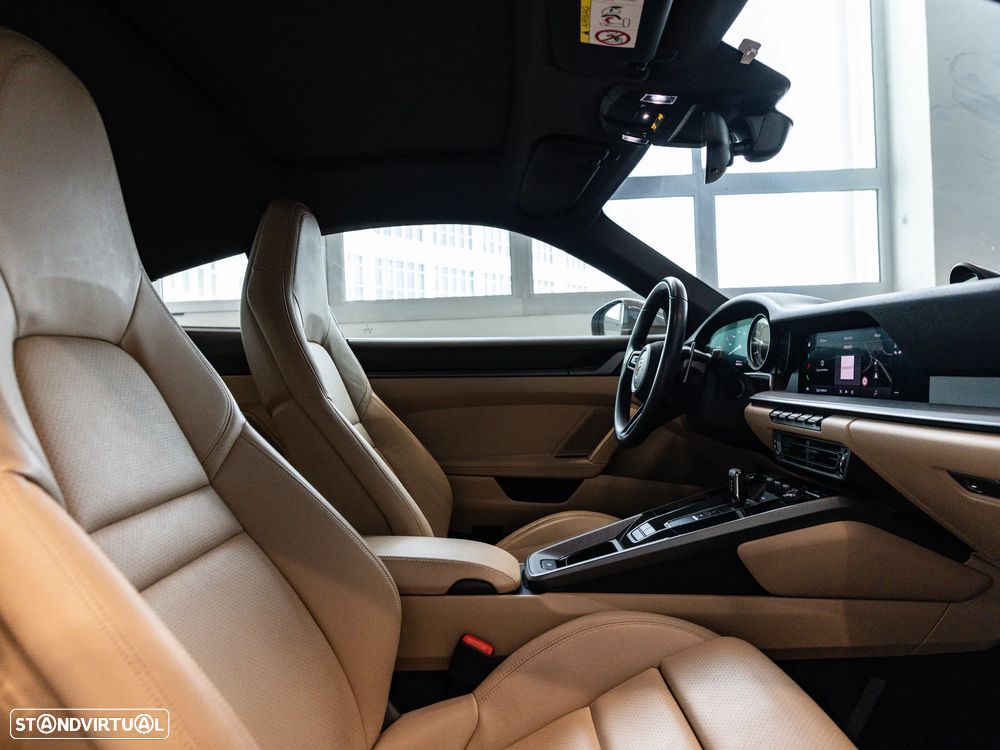 Porsche 911 (992) Carrera 4 PDK - 36