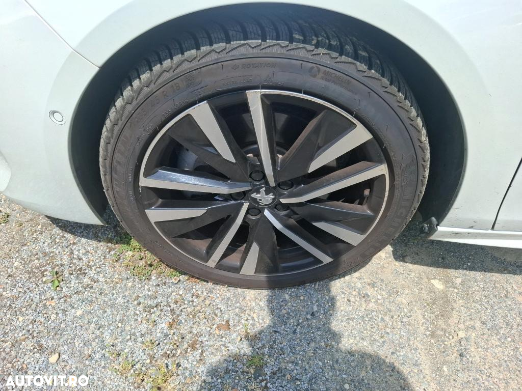 Peugeot 508 Plug-In Hybrid 225 e-EAT8 GT - 11