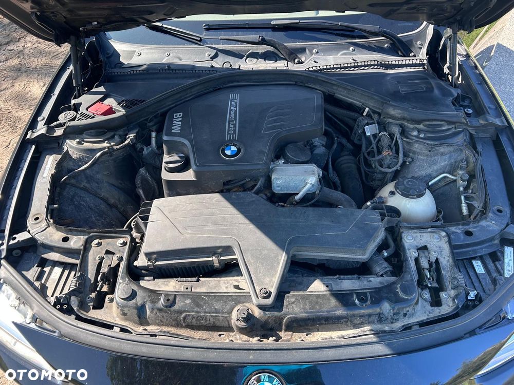 BMW Seria 3 320i - 15