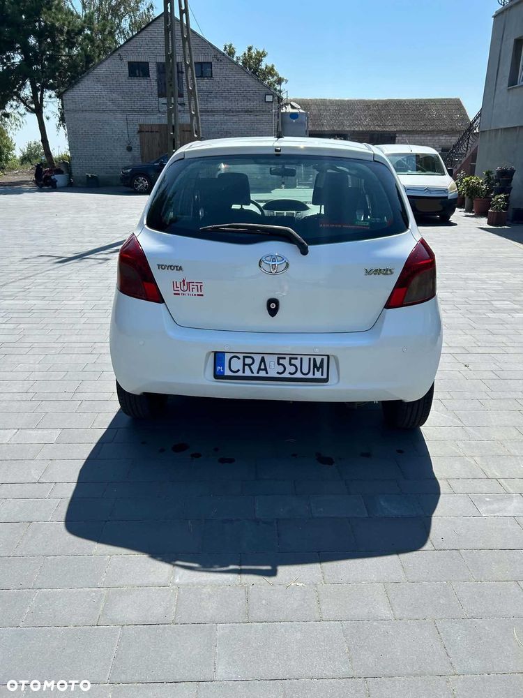 Toyota Yaris - 4