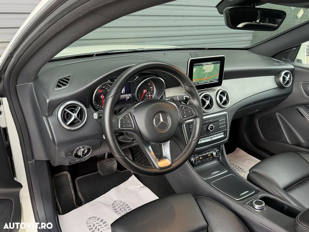 Mercedes-Benz CLA 200 d 7G-DCT Urban - 12