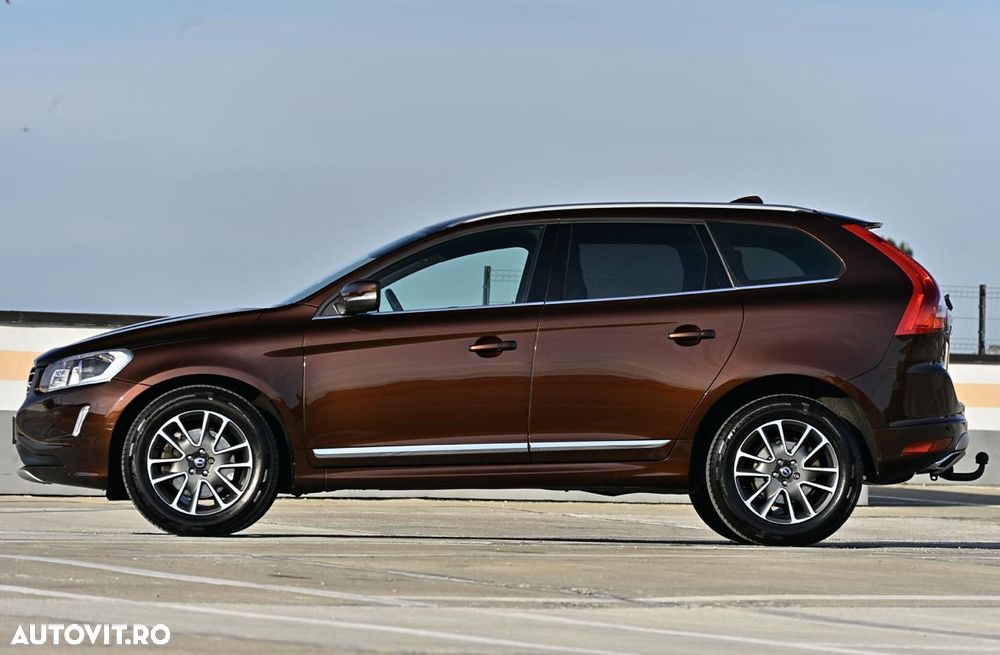 Volvo XC 60 D5 AWD Geartronic Summum - 9