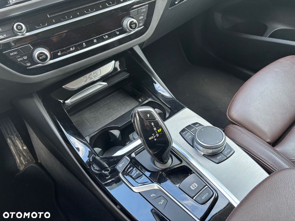 BMW X3 xDrive20d Luxury Line - 3