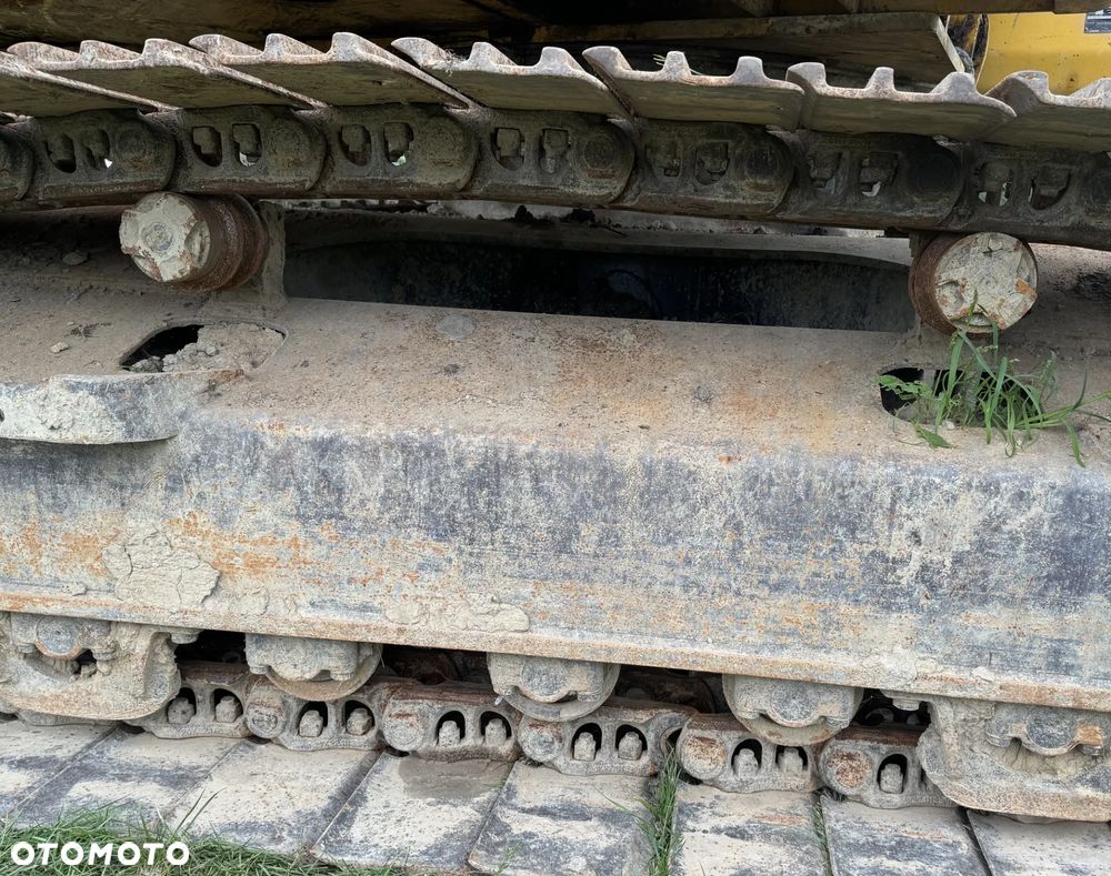 Komatsu PC210 LC - 11