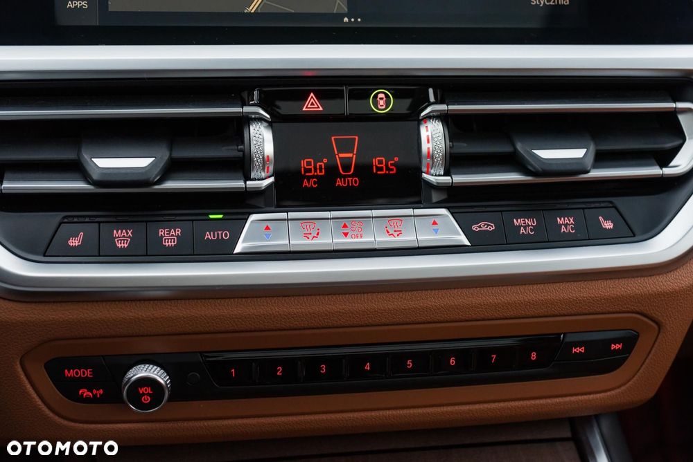 BMW Seria 3 320d Luxury Line - 25