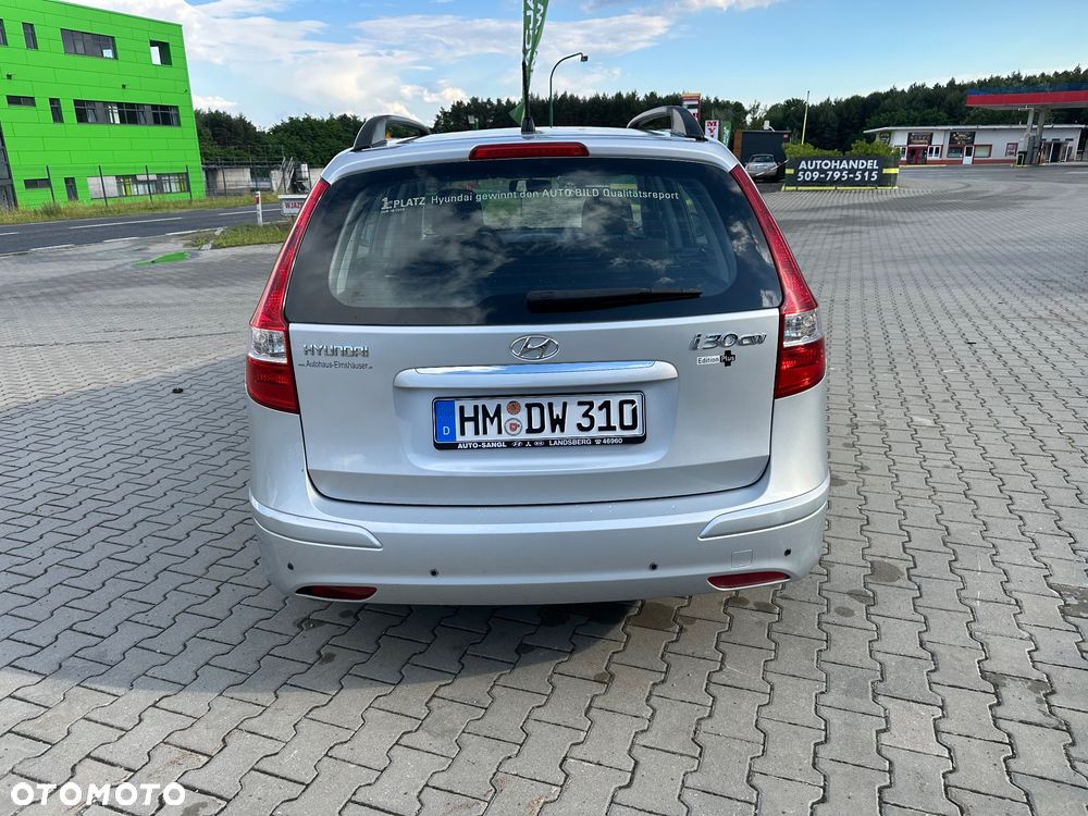 Hyundai i30 1.4 Base + - 25