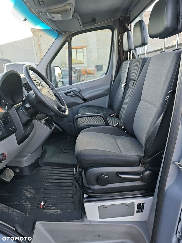 Mercedes-Benz Sprinter - 12