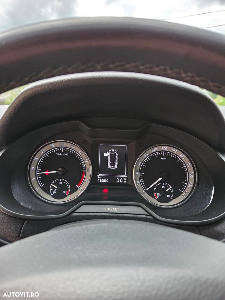 Skoda Octavia 2.0 TDI DSG Style - 4