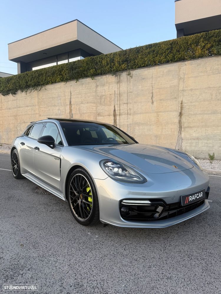 Porsche Panamera Sport Turismo - 1