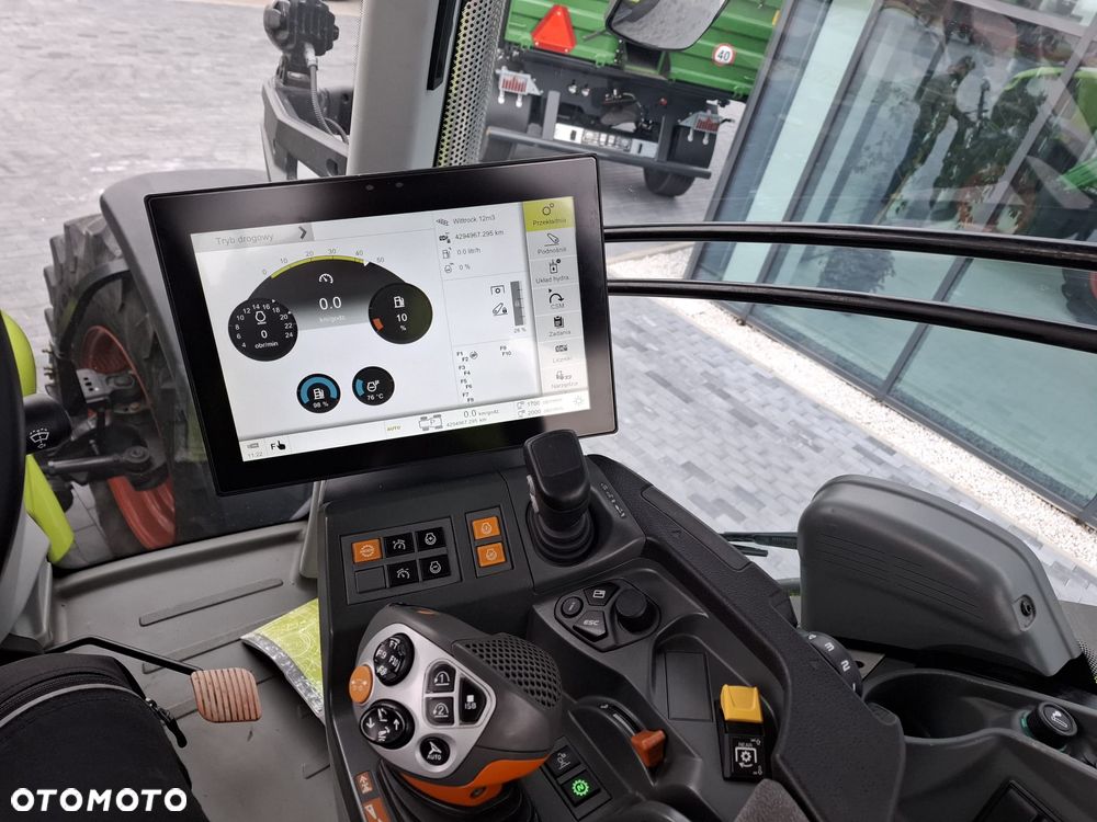 Claas Axion 870 CMATIC - 12