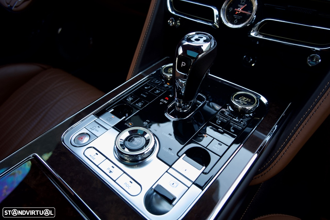 Bentley Flying Spur Hybrid - 46