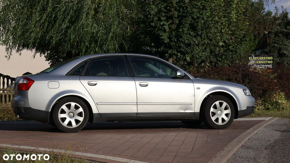 Audi A4 Limousine - 12