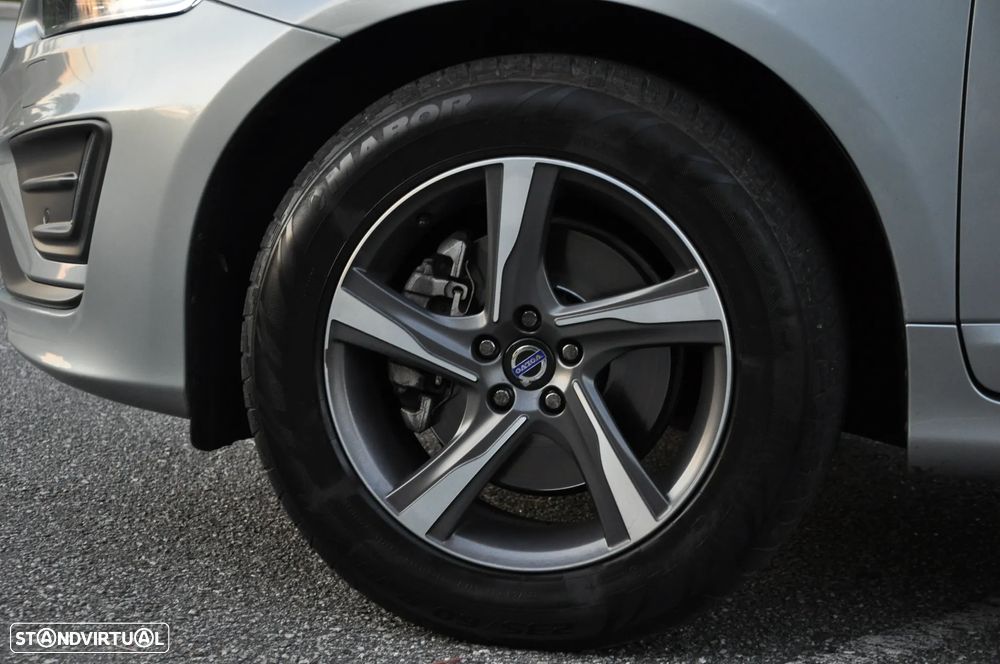 Volvo XC 60 2.0 D4 R-Design Summum Geartronic - 48