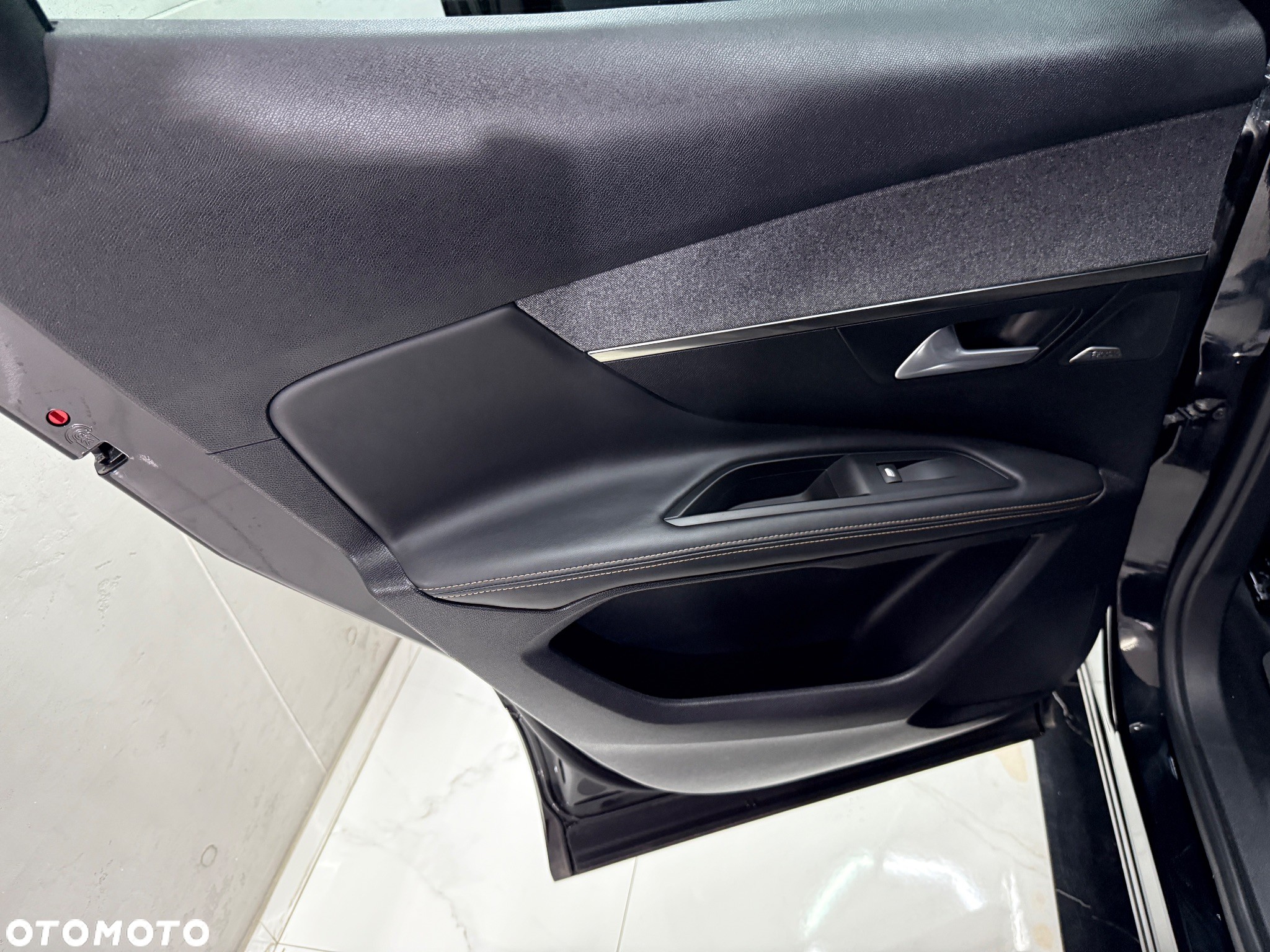 Peugeot 3008 THP 165 EAT6 Stop & Start Allure - 13