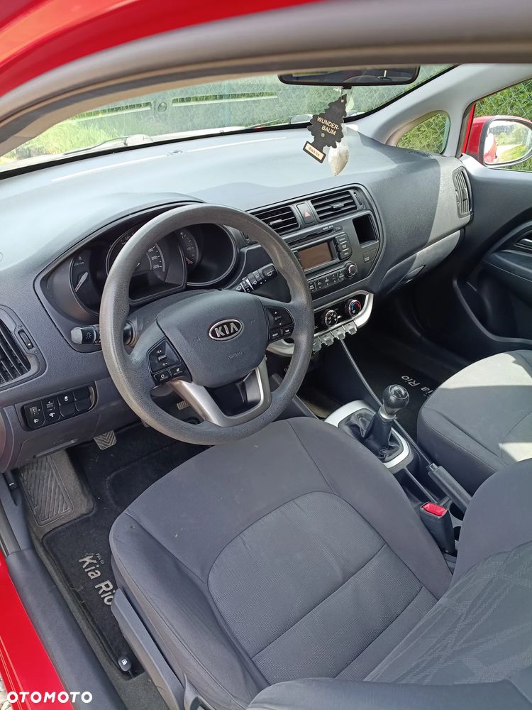 Kia Rio - 7