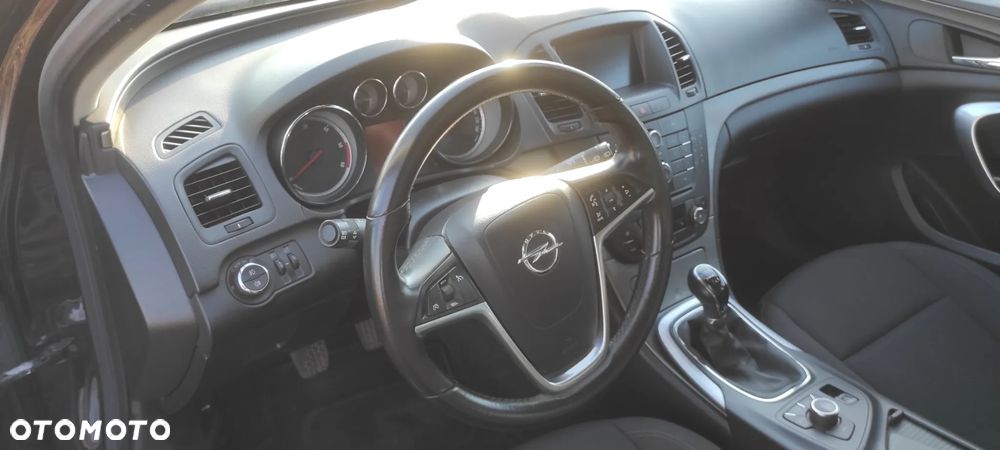 Opel Insignia 2.0 CDTI - 9