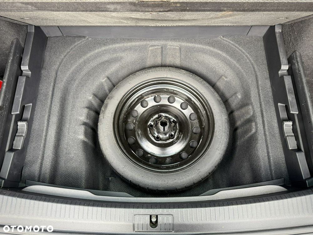Volkswagen Golf - 25