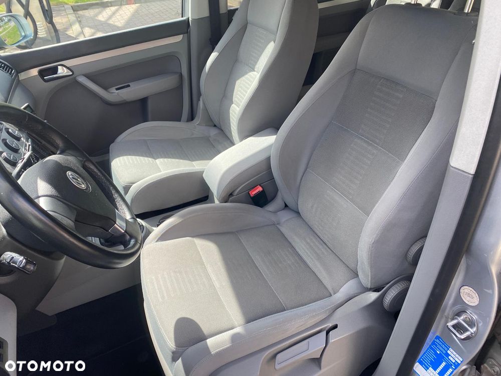 Volkswagen Touran 2.0 TDI Highline - 5
