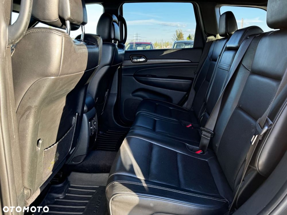 Jeep Grand Cherokee - 16