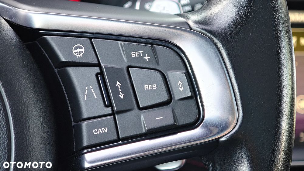 Jaguar F-Pace 2.0 i4P AWD R-Sport - 18