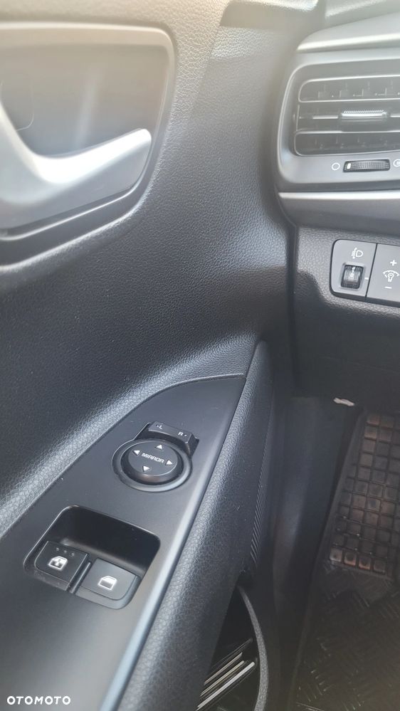 Kia Rio 1.4 M - 16