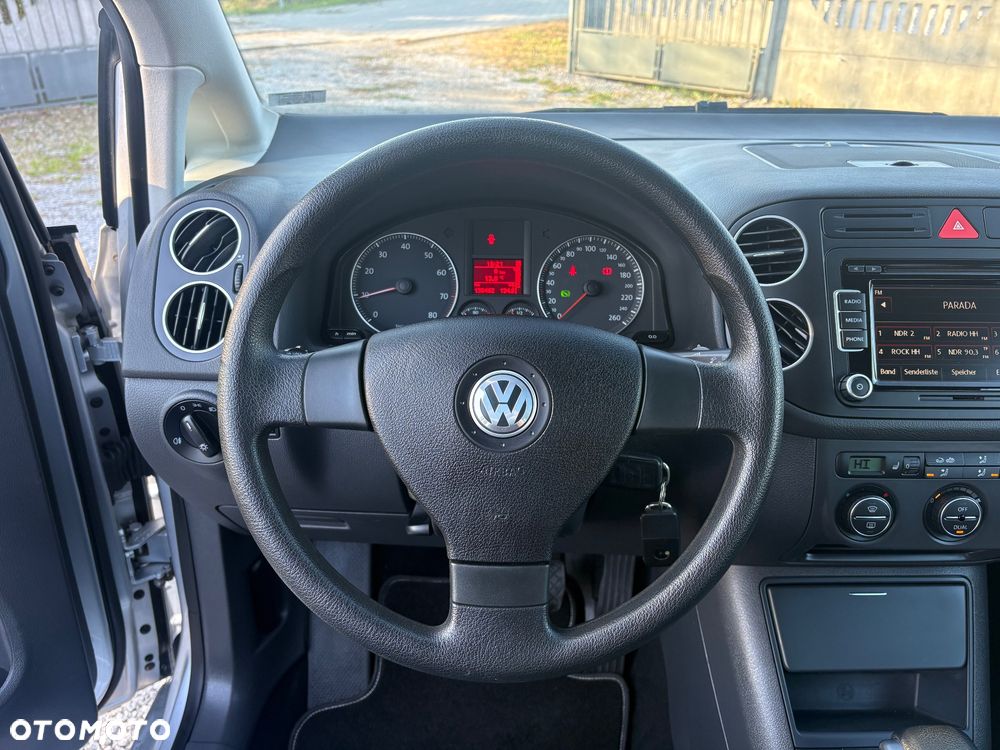 Volkswagen Golf - 32