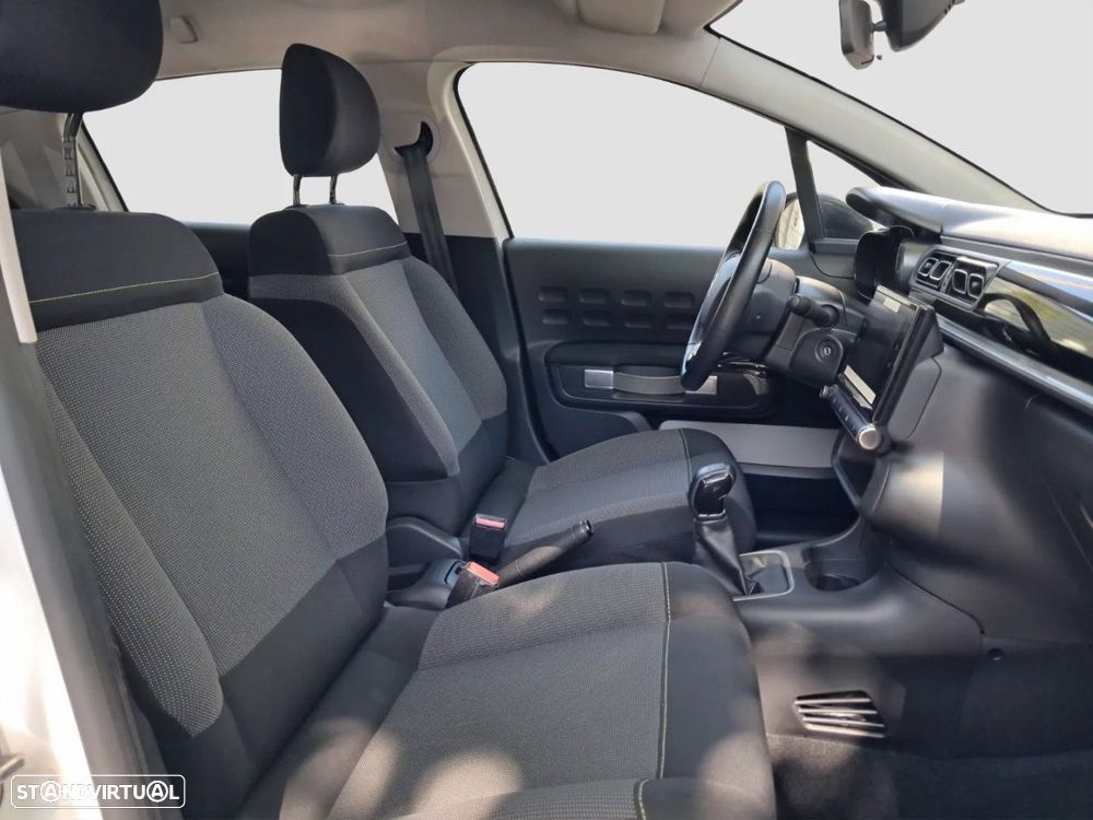 Citroën C3 1.2 PureTech Shine — fotografia 13