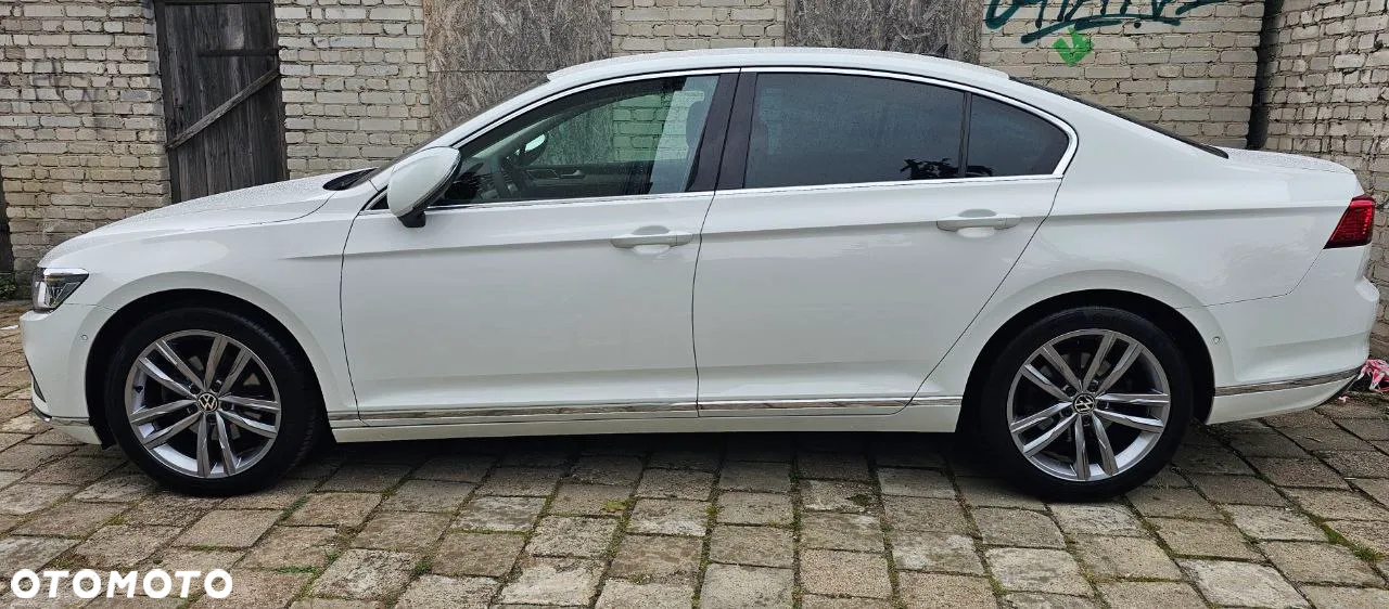 Volkswagen Passat 2.0 TDI Elegance DSG - 28